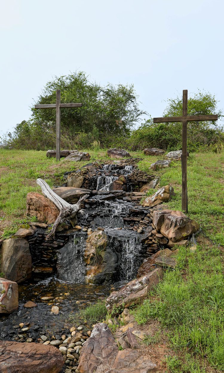 Breathtaking waterfall wedding venue